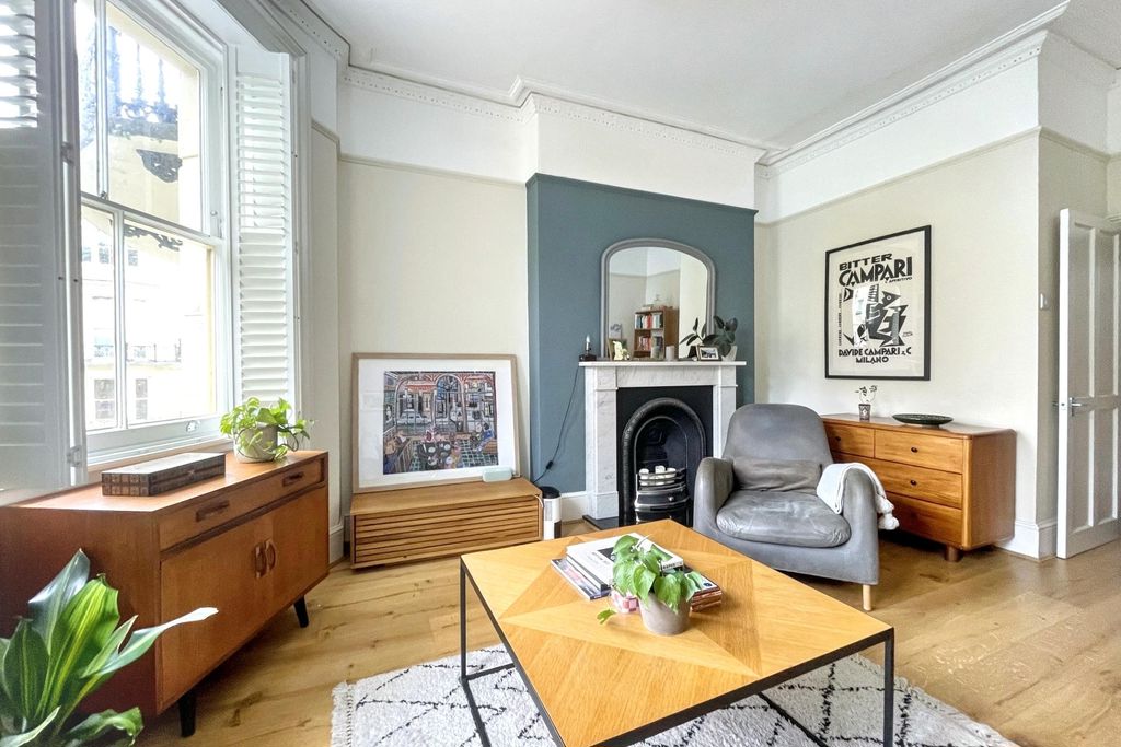 Powis Square
